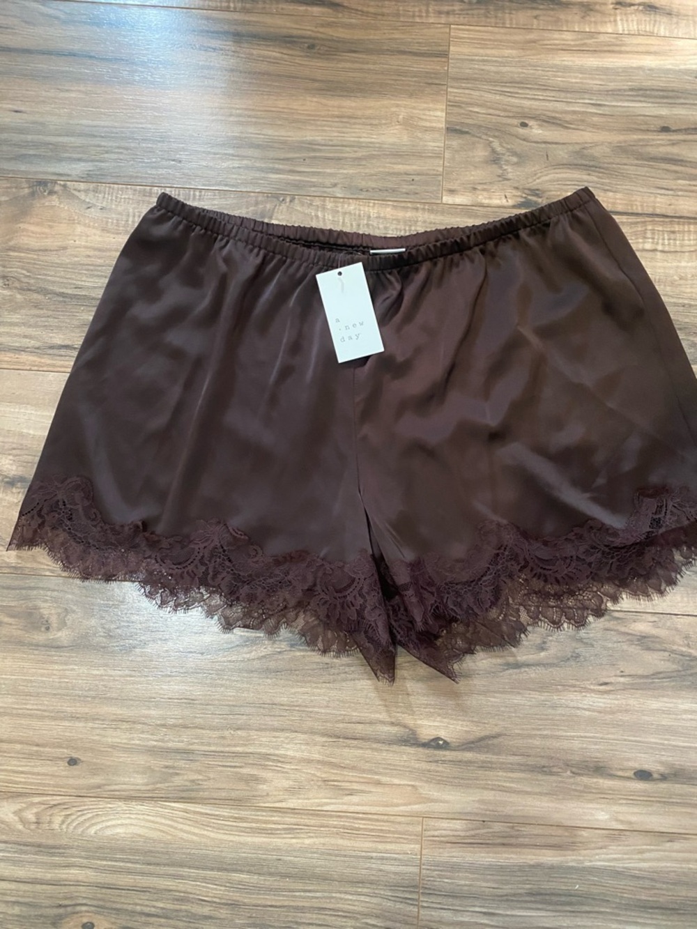 NWT  Lace Trim Shorts Women’s Large Brown - Picture 4 of 6